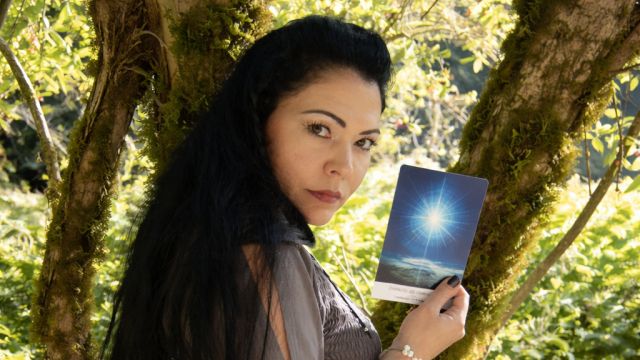 Die Lichtarbeiterin Yvonne Jubiläumsaktion kostenlose Kartenlegung für dich